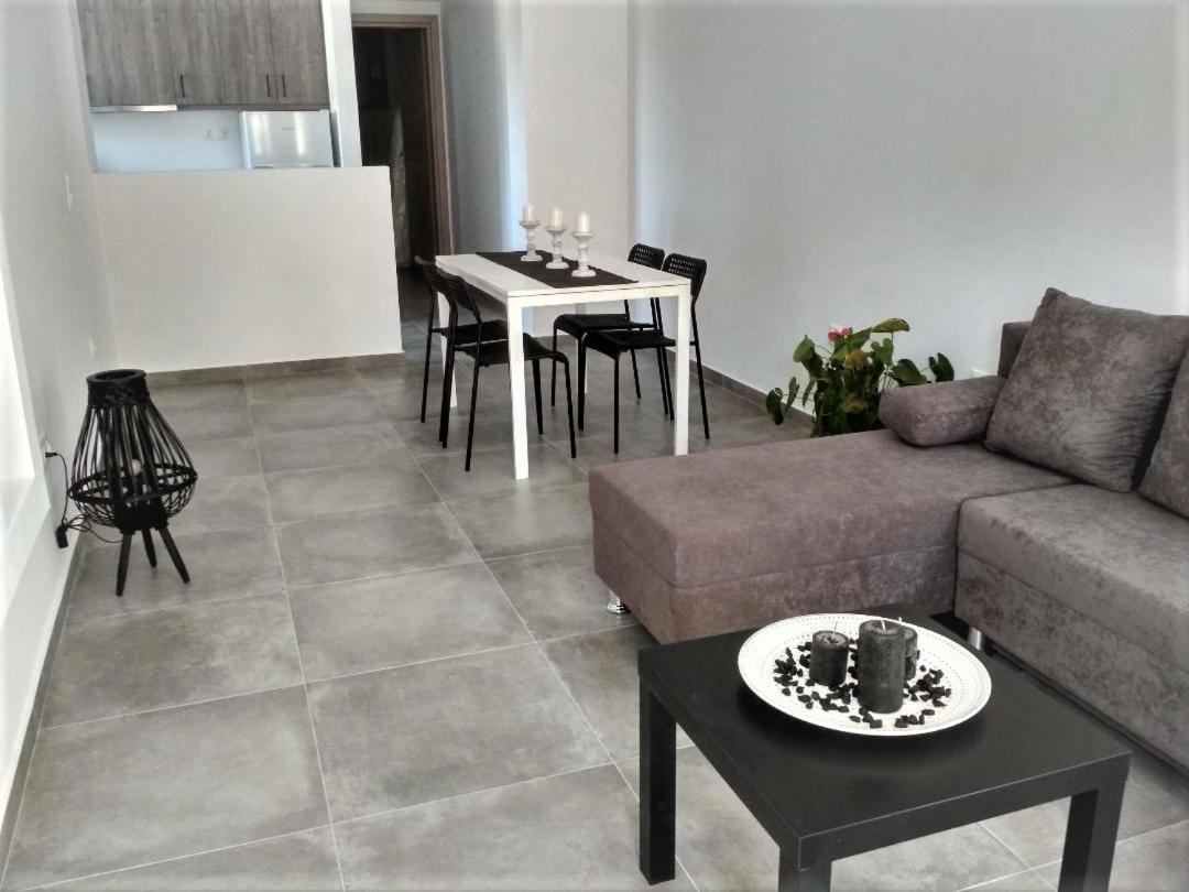 Estia - Brand New Apartment In Ermioni Village Eksteriør billede