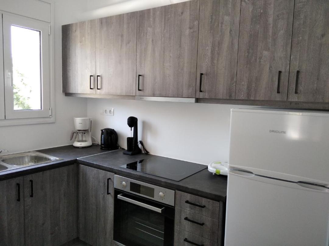 Estia - Brand New Apartment In Ermioni Village Eksteriør billede